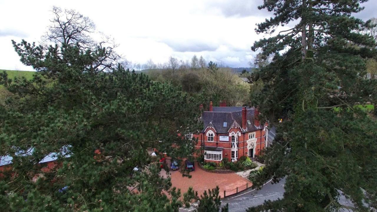 The Old Hunting Lodge At The Talbot Inn Tenbury Eksteriør bilde